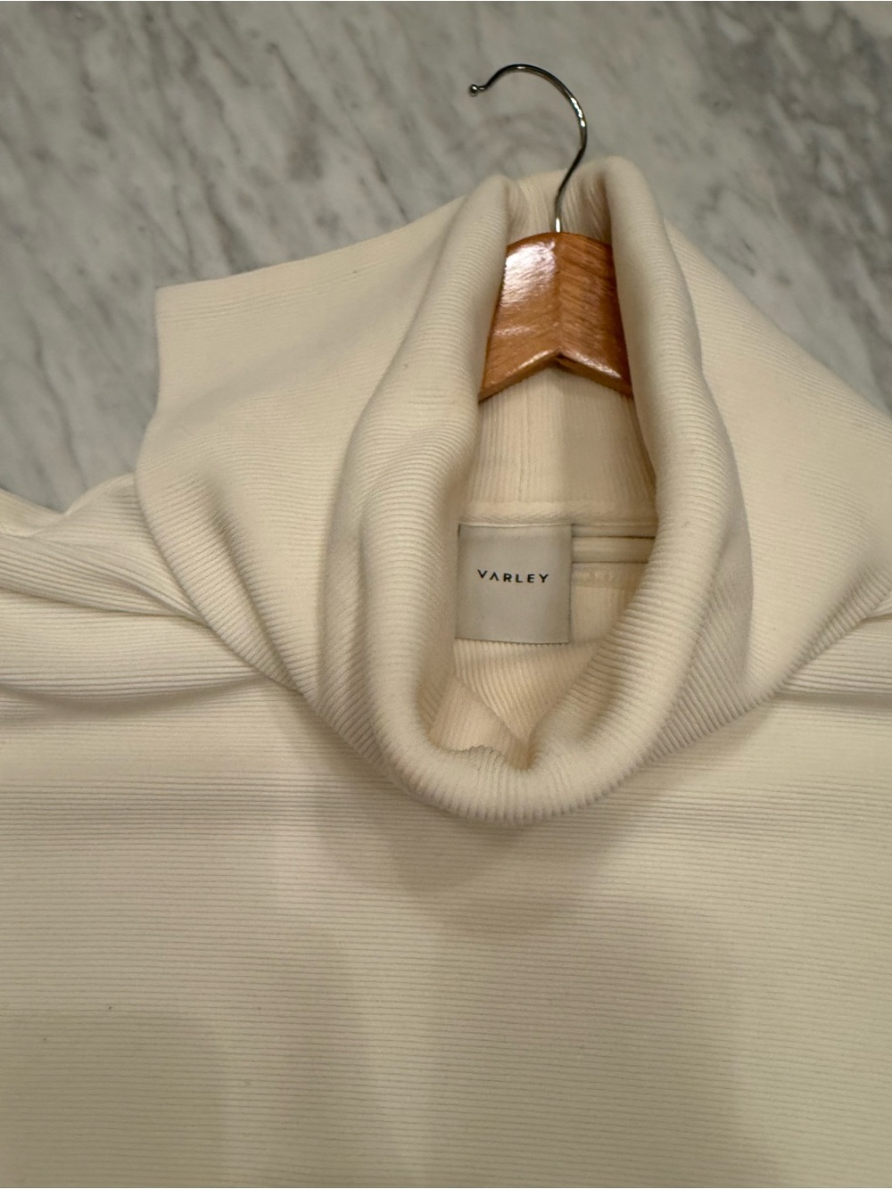 New Varley Milton white Ribbed Turtleneck Sweatshirt